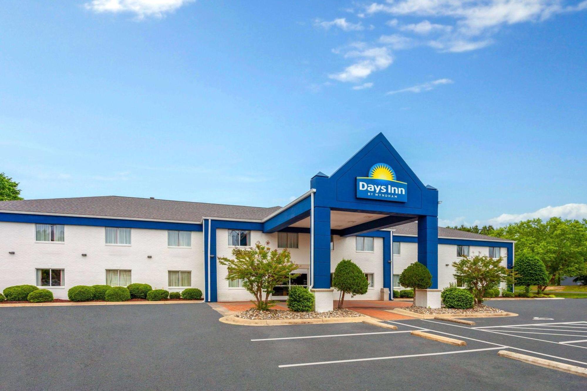 Days Inn & Suites By Wyndham Siler City Eksteriør billede